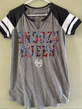 PINK Grey and Black 'Snooze Queen' Long Floral Lettering SleepTee XS